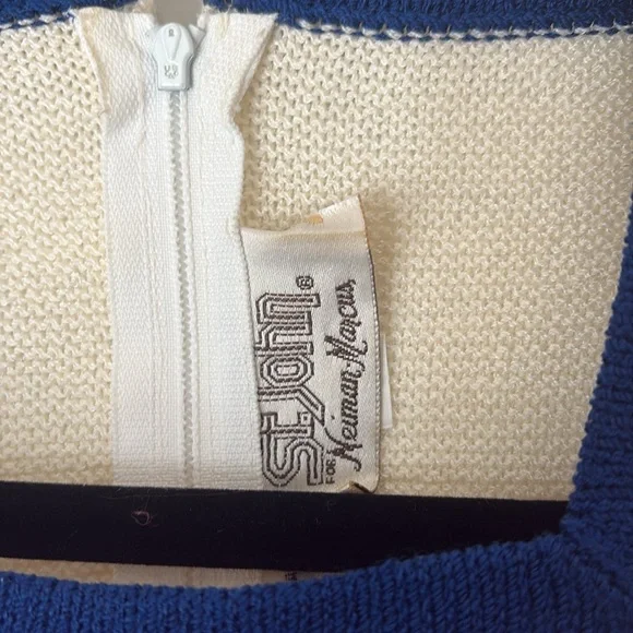 St John Cream and Navy Knit Top with Zipper Detail - Picture 2 of 7